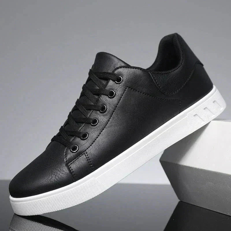 Klassische Ledersneaker