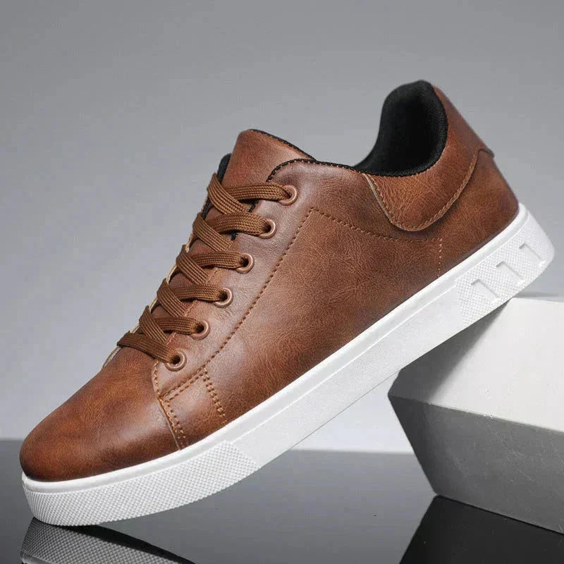 Klassische Ledersneaker