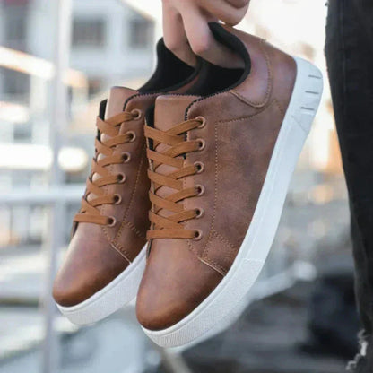 Klassische Ledersneaker