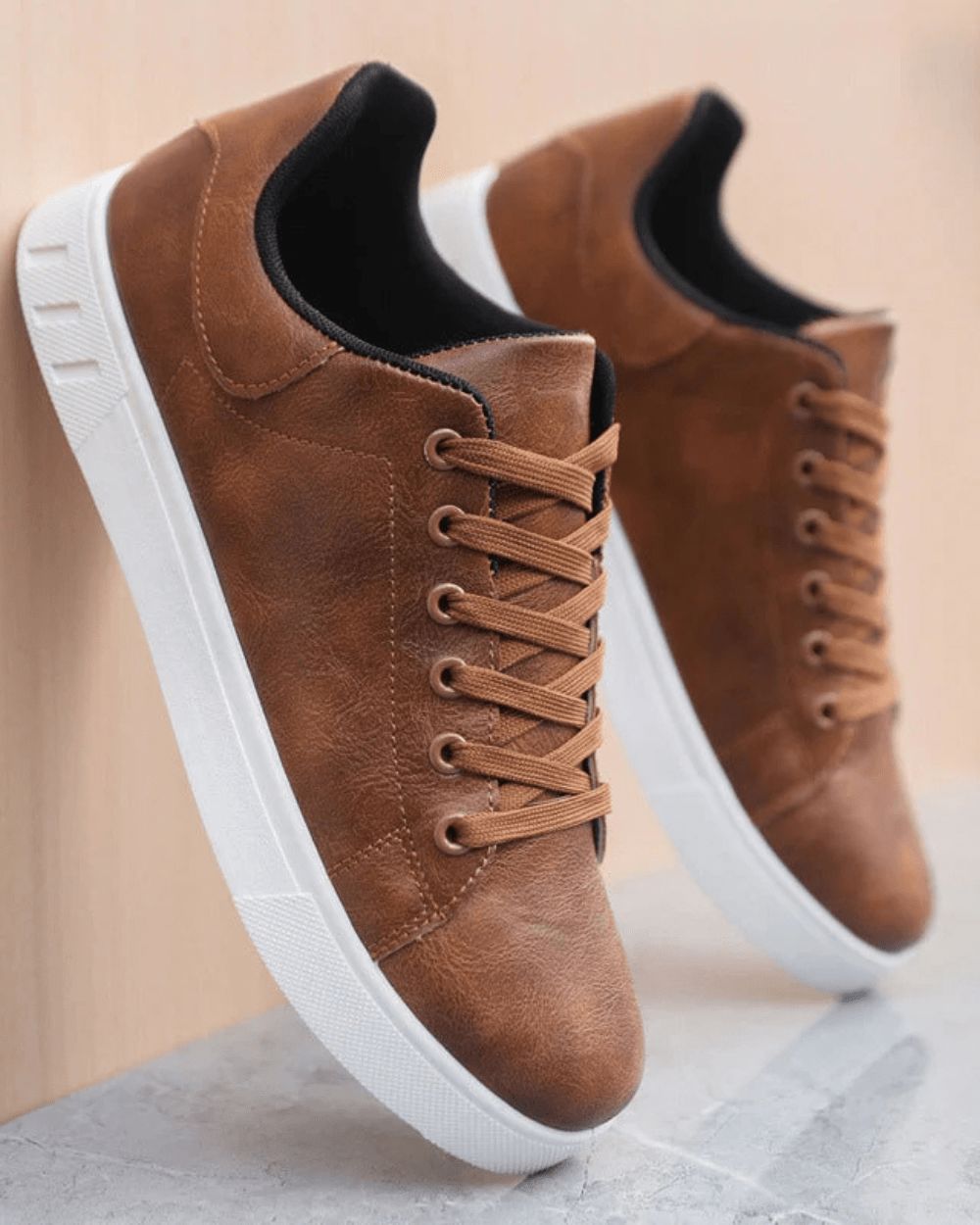 Klassische Ledersneaker
