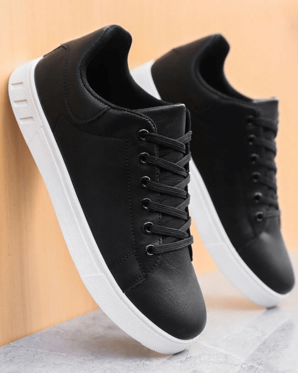 Klassische Ledersneaker